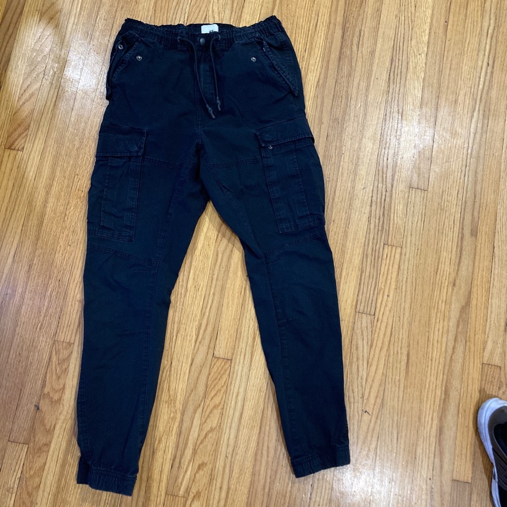 28x30 black cargo pants
